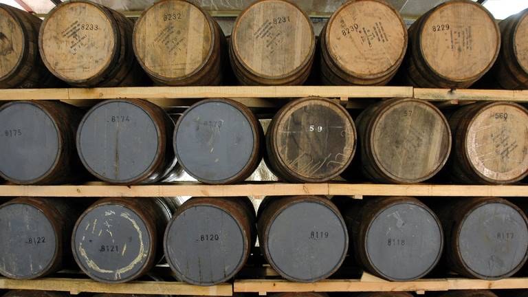 Whiskytunnor av ek från Mackmyra. Foto Hans Fryk.